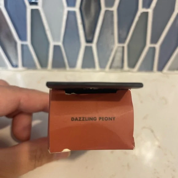 e.l.f. Lip Balm and Makeup Set in Pink - Picture 5 of 10